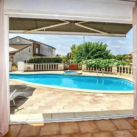 فيلة Ensoleillee & Piscine Privee A آلُريا