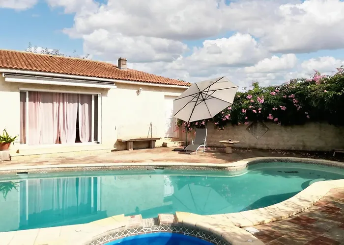 Ensoleillee & Piscine Privee A アレリア
