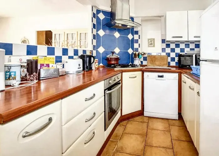 Ensoleillée&piscine Privée à Villa