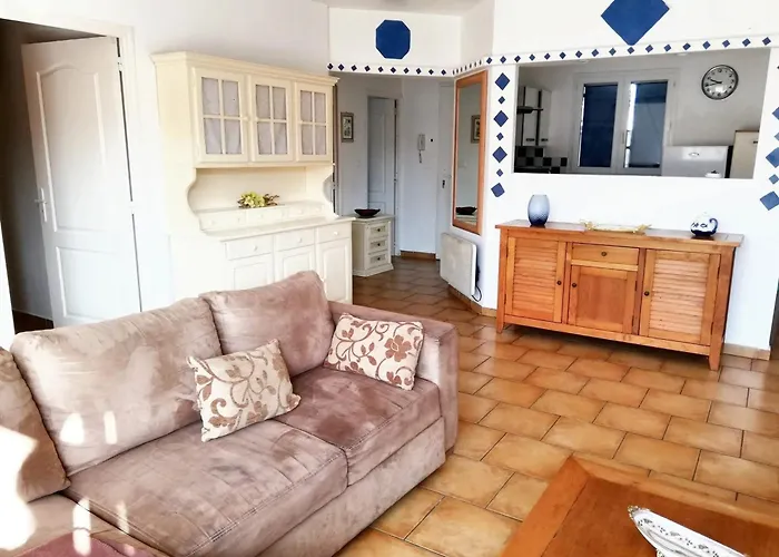 Ensoleillée&piscine Privée à *